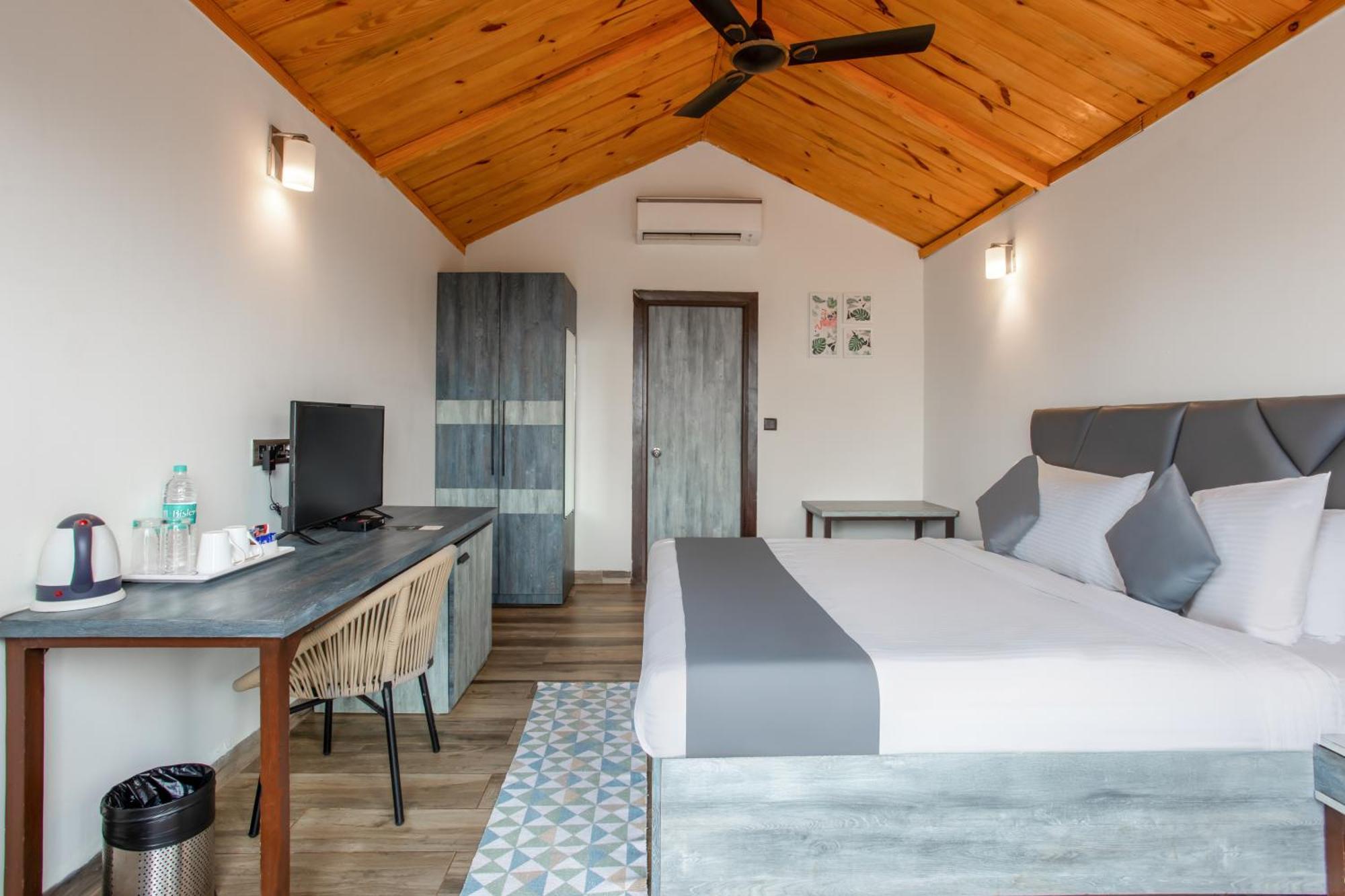 Stone Wood Beach Resort, 瓦加托 外观 照片