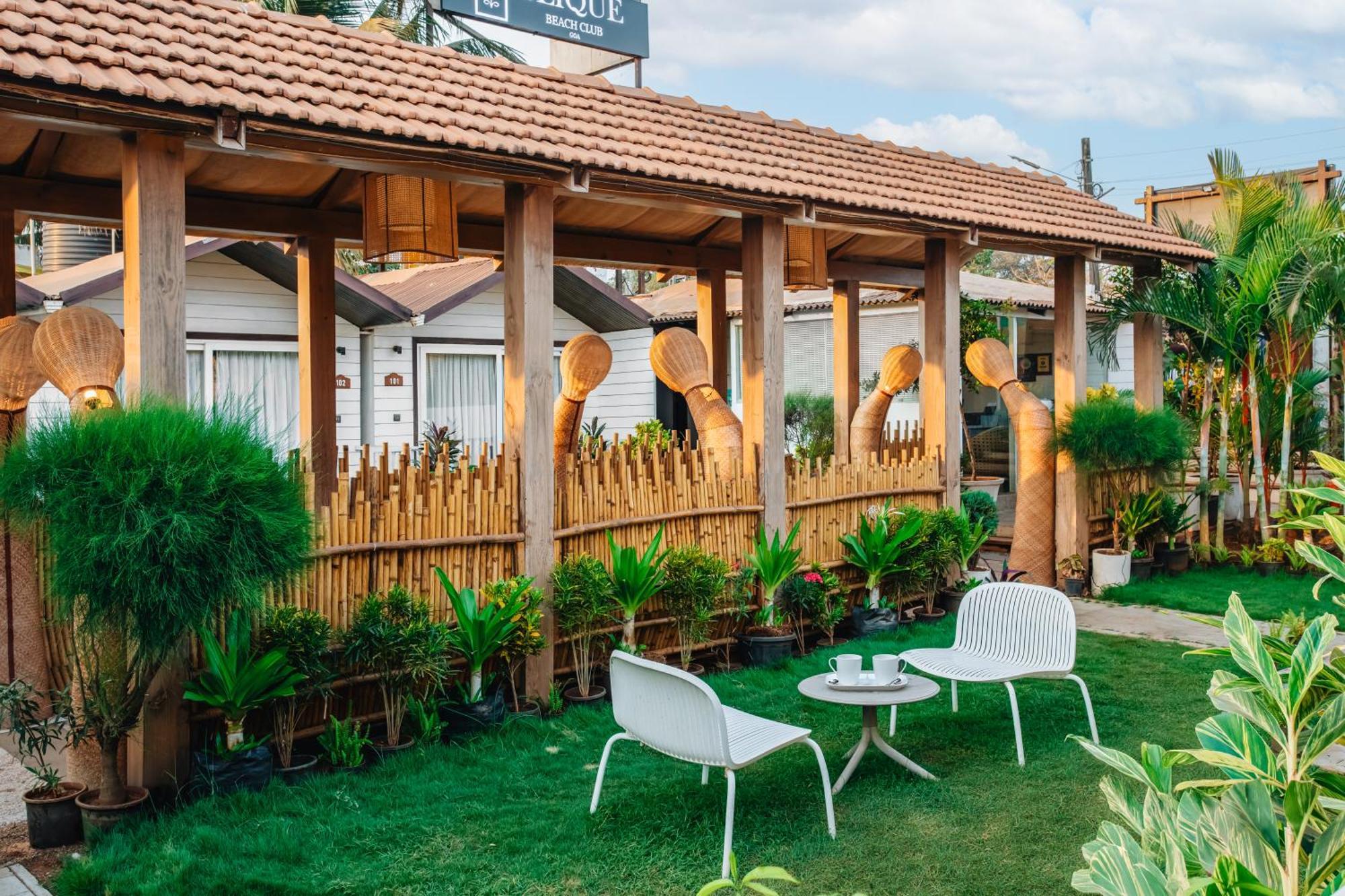 Stone Wood Beach Resort, 瓦加托 外观 照片