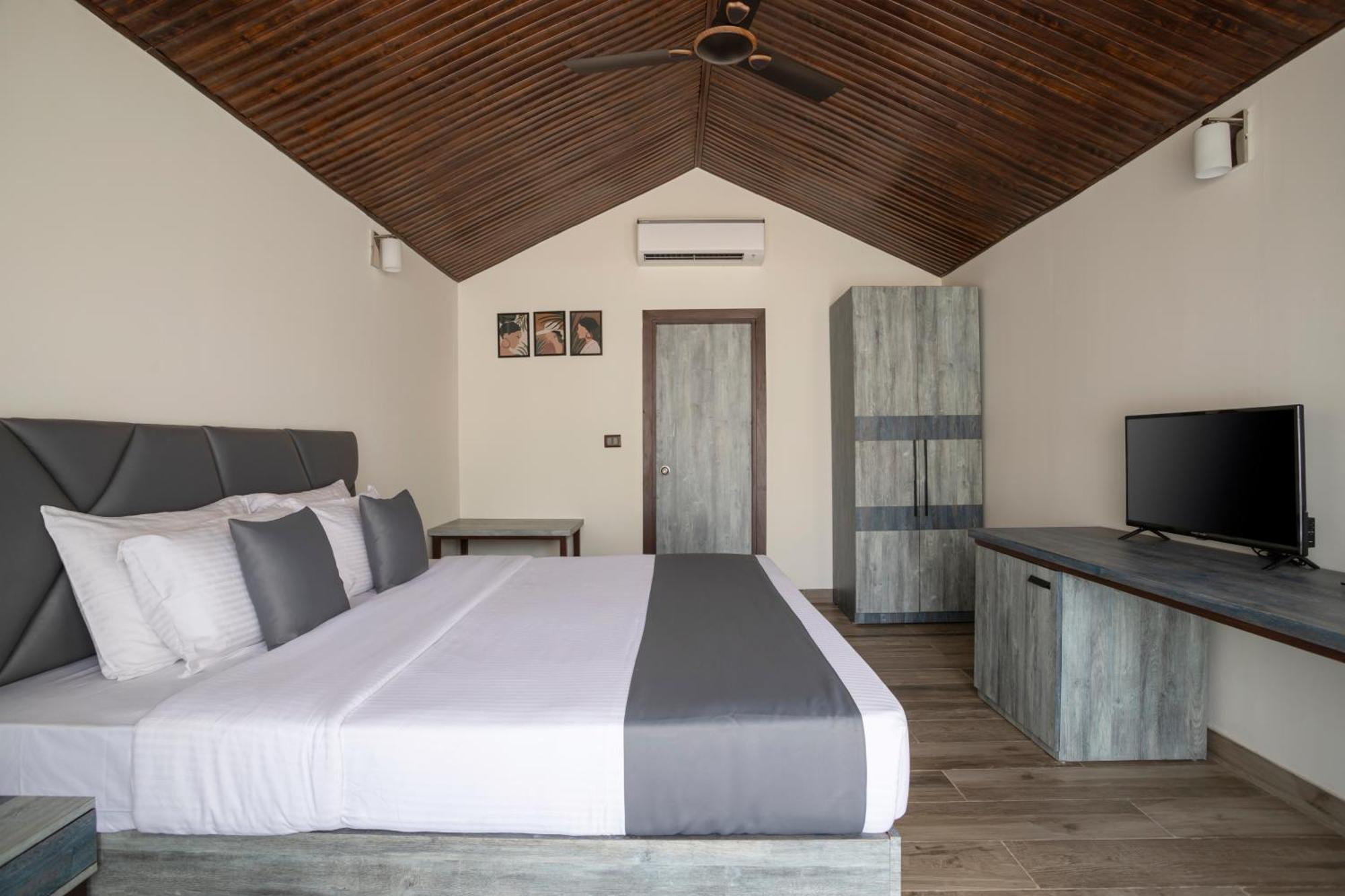 Stone Wood Beach Resort, 瓦加托 外观 照片